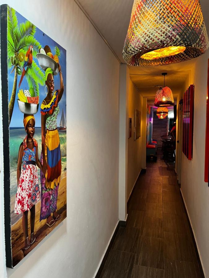 Acuarios Hostal Playa Ladrilleros Ngoại thất bức ảnh