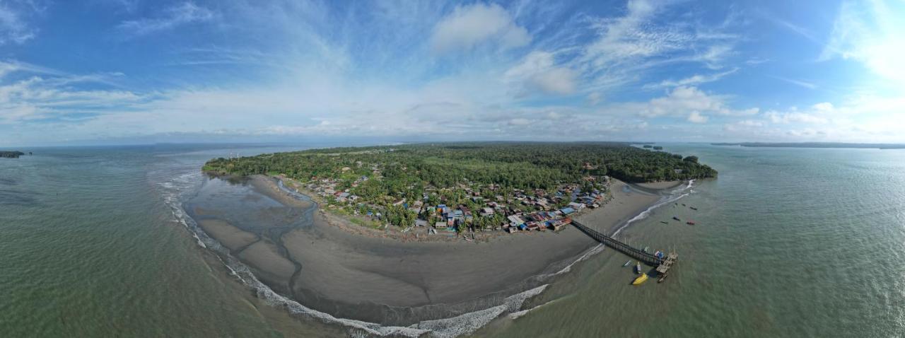 Acuarios Hostal Playa Ladrilleros Ngoại thất bức ảnh