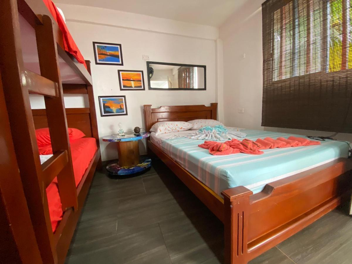 Acuarios Hostal Playa Ladrilleros Ngoại thất bức ảnh