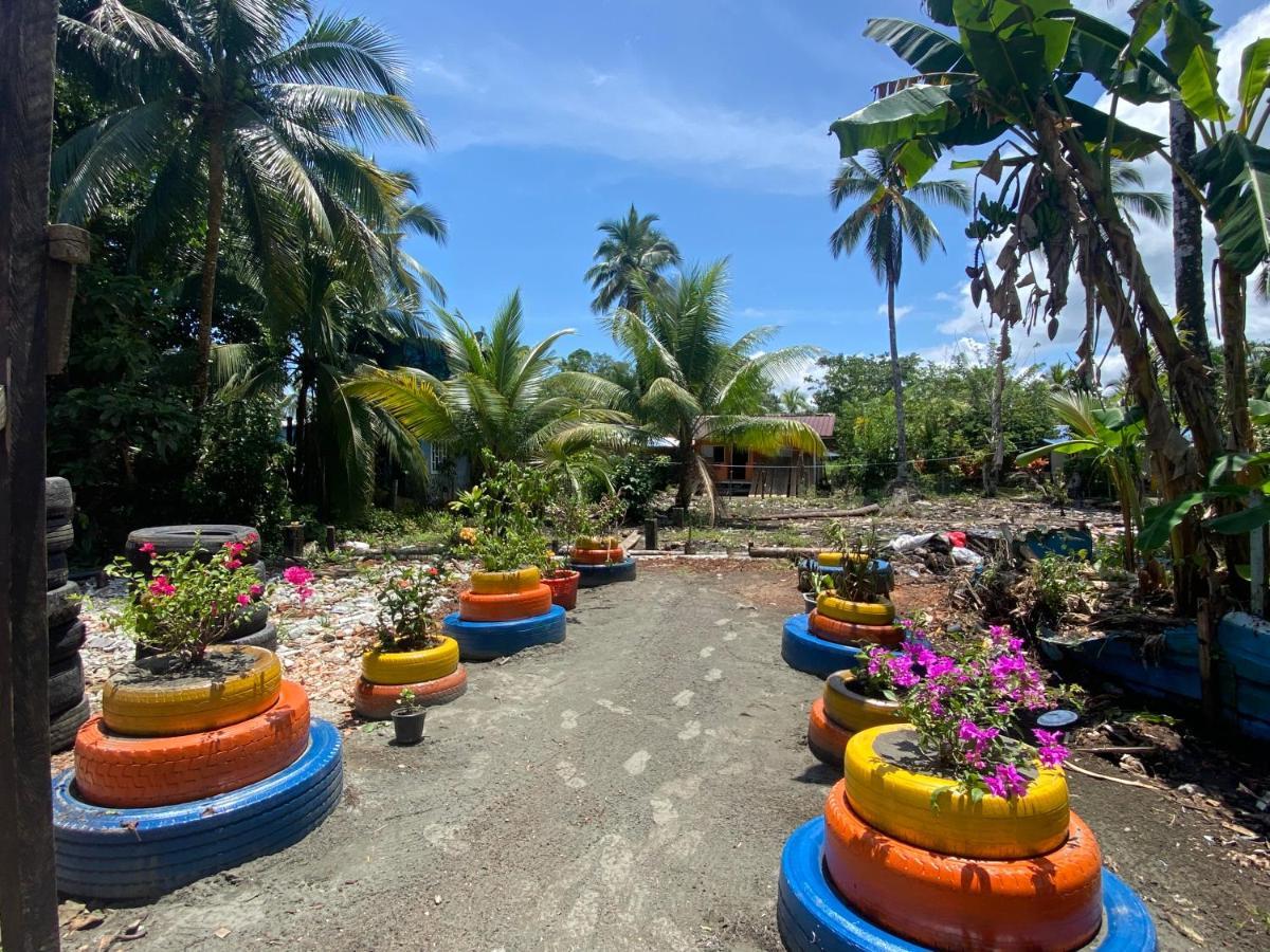Acuarios Hostal Playa Ladrilleros Ngoại thất bức ảnh