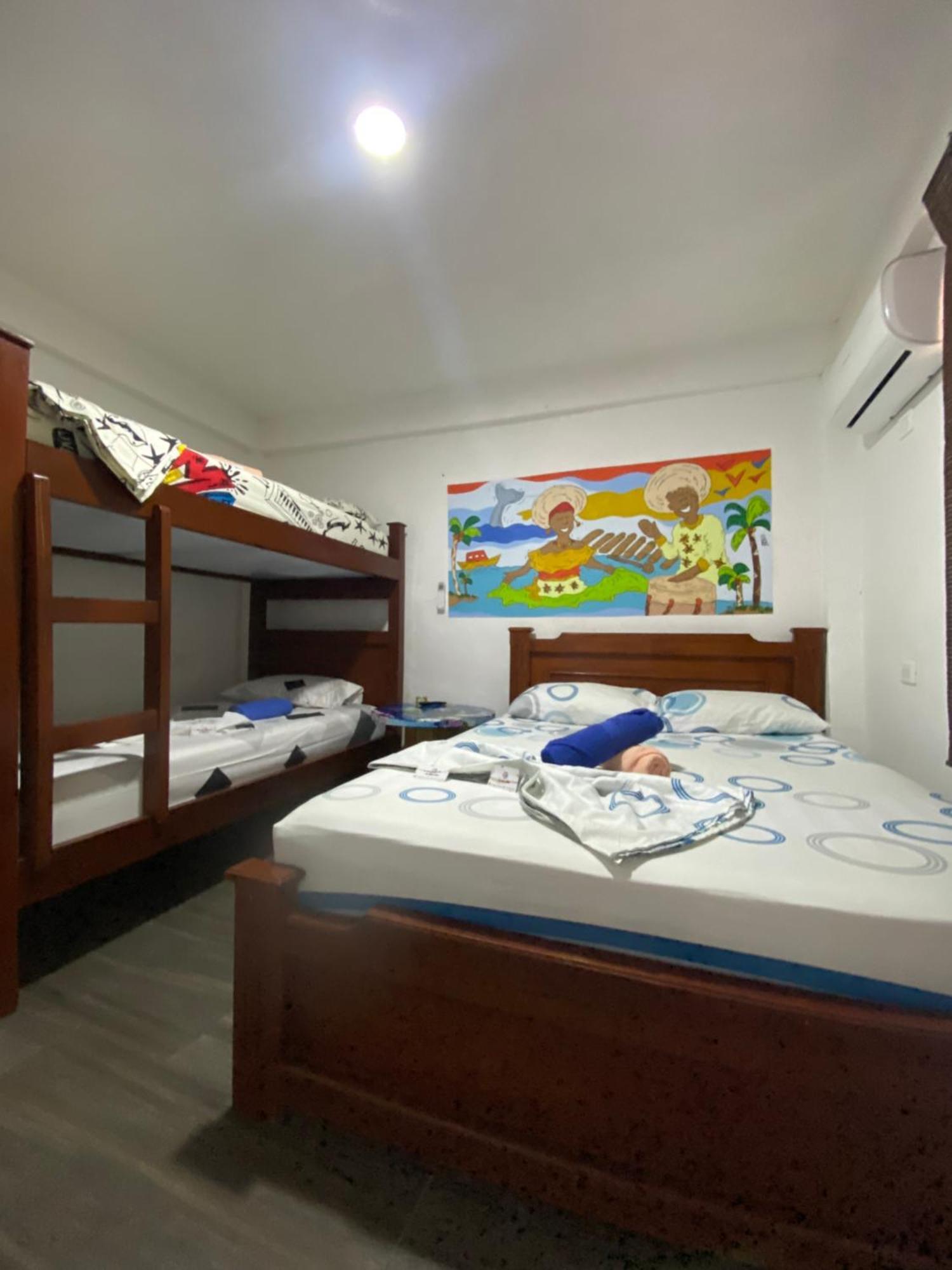 Acuarios Hostal Playa Ladrilleros Ngoại thất bức ảnh