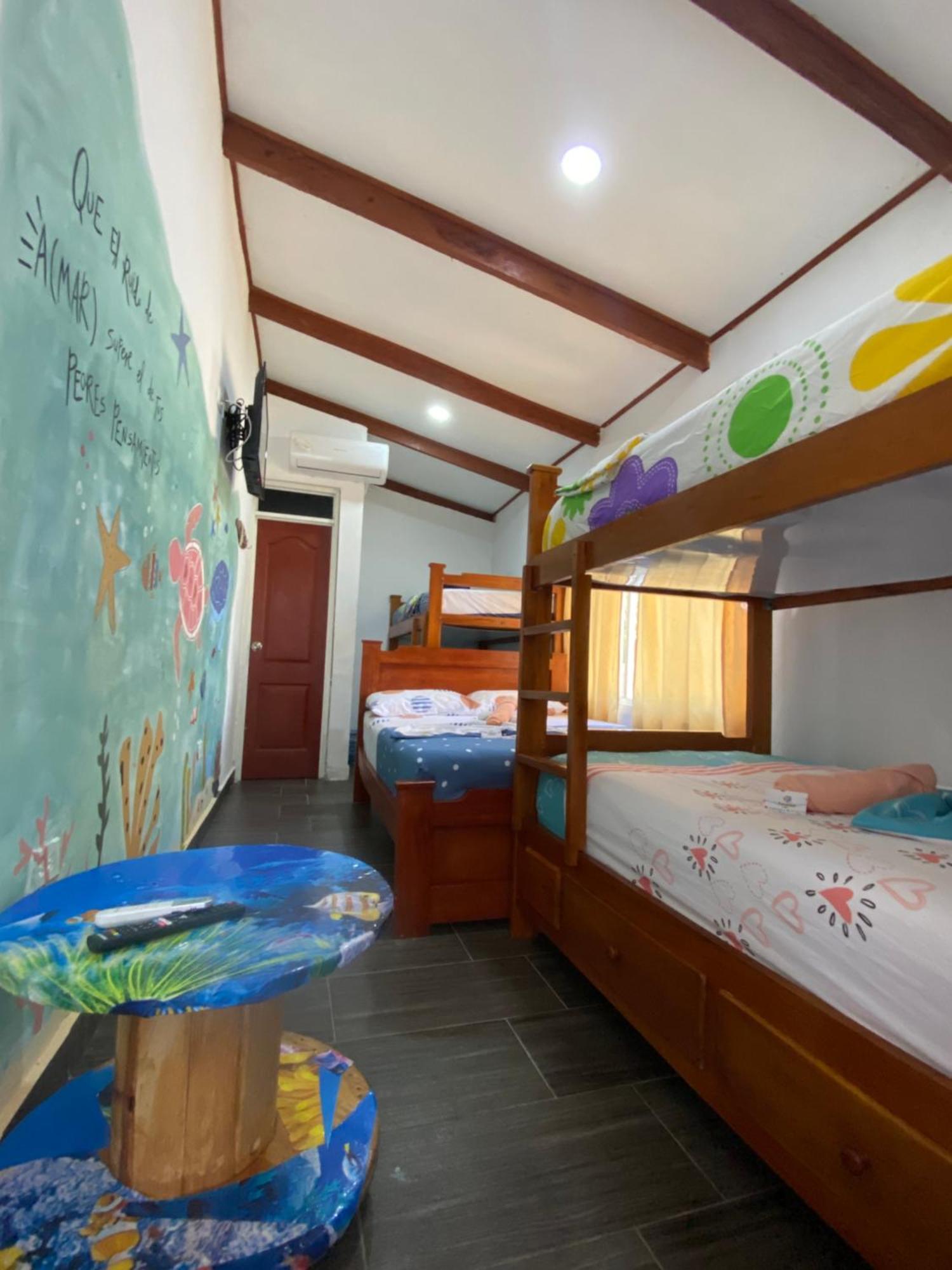 Acuarios Hostal Playa Ladrilleros Ngoại thất bức ảnh