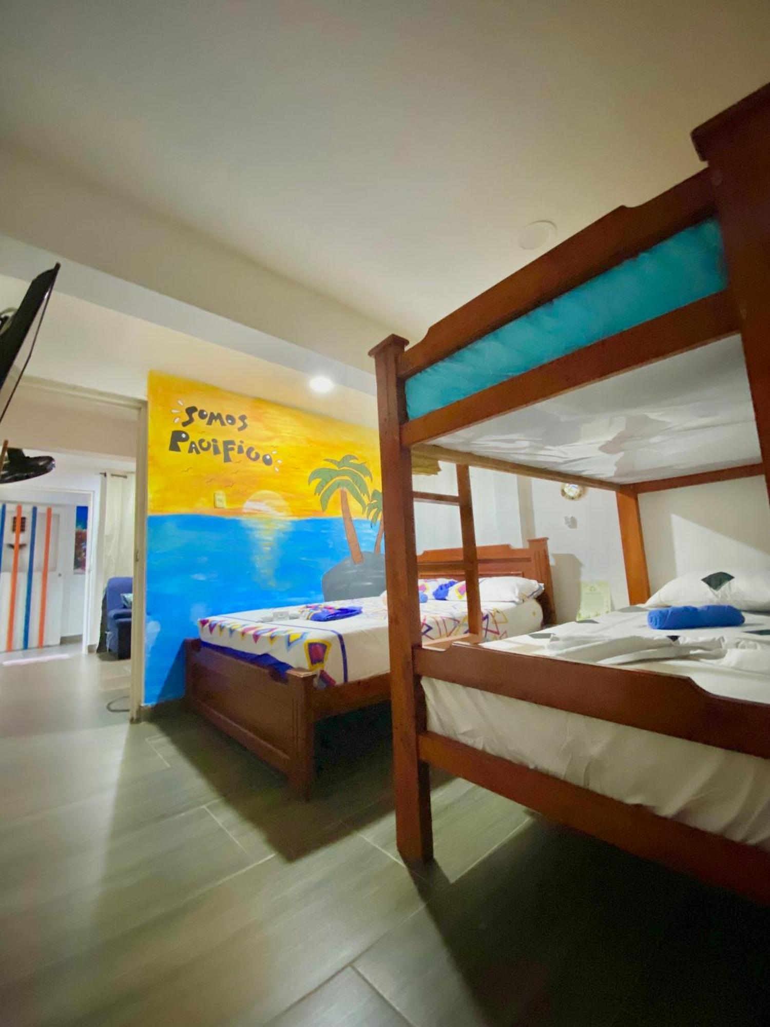 Acuarios Hostal Playa Ladrilleros Ngoại thất bức ảnh