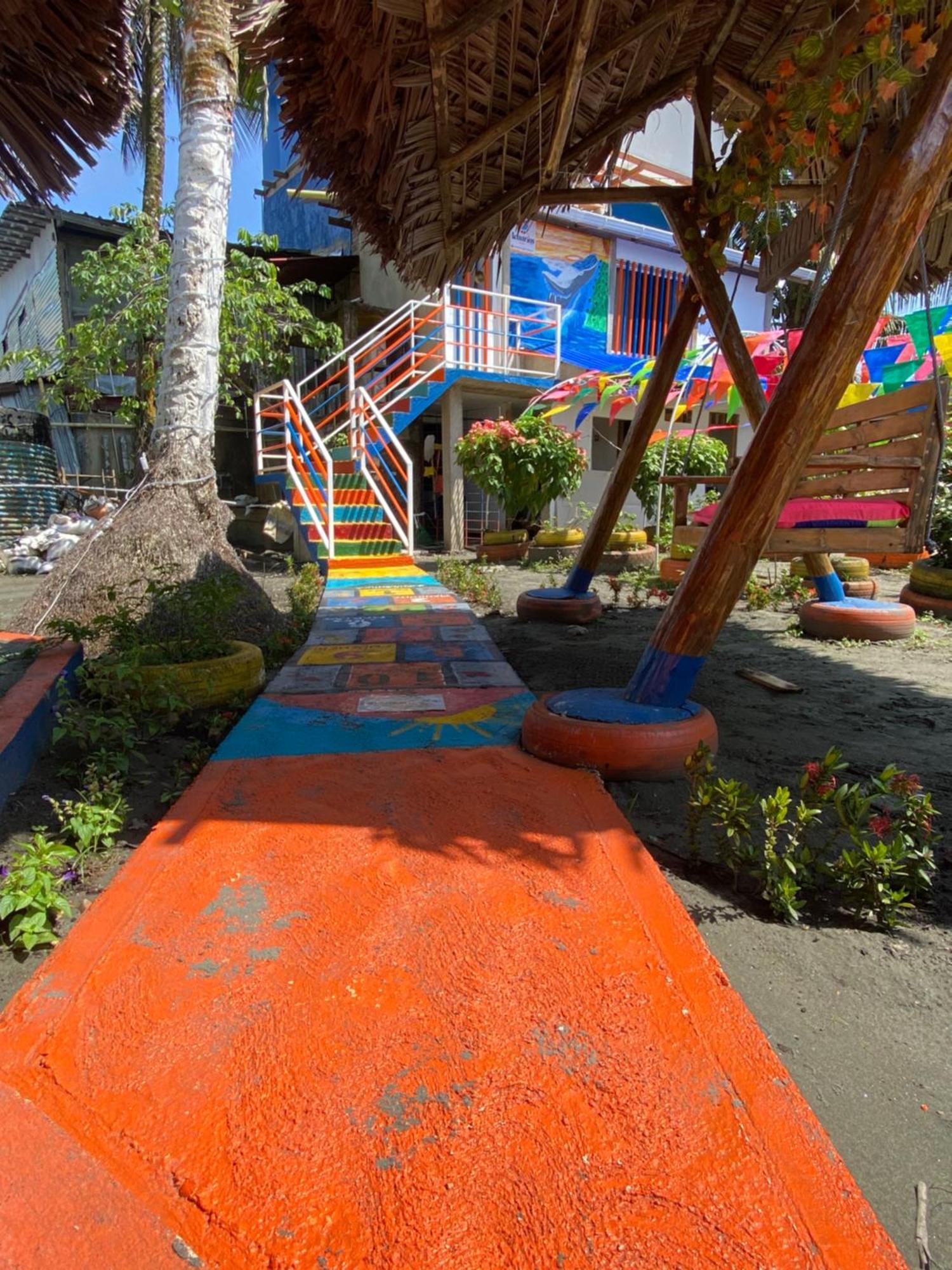 Acuarios Hostal Playa Ladrilleros Ngoại thất bức ảnh