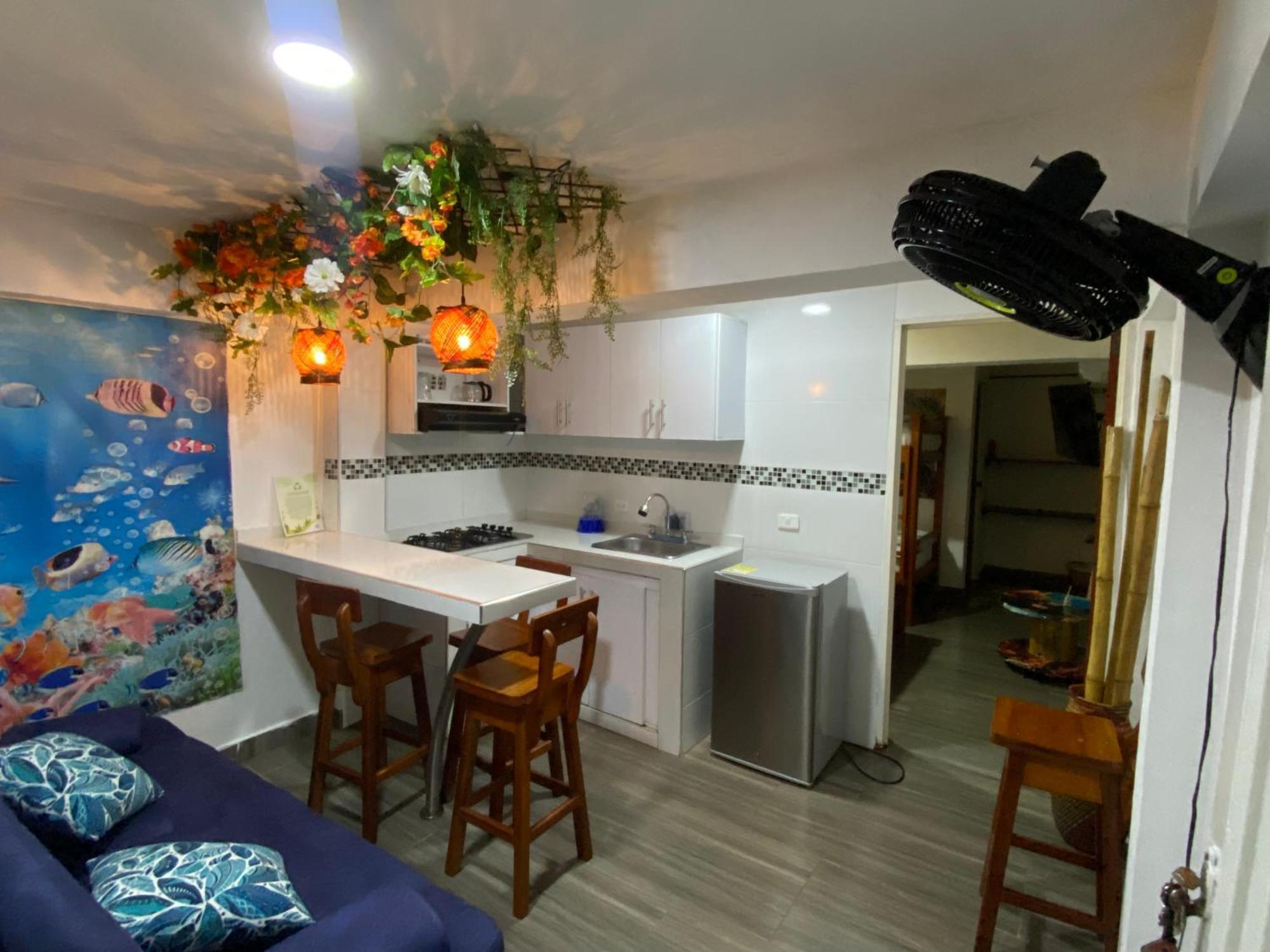 Acuarios Hostal Playa Ladrilleros Ngoại thất bức ảnh